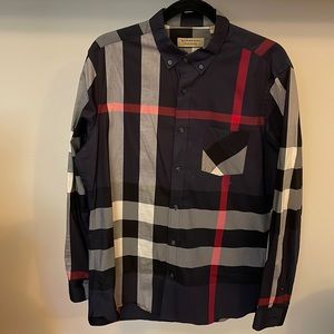 Burberry. Size: Large. Color: Blue.